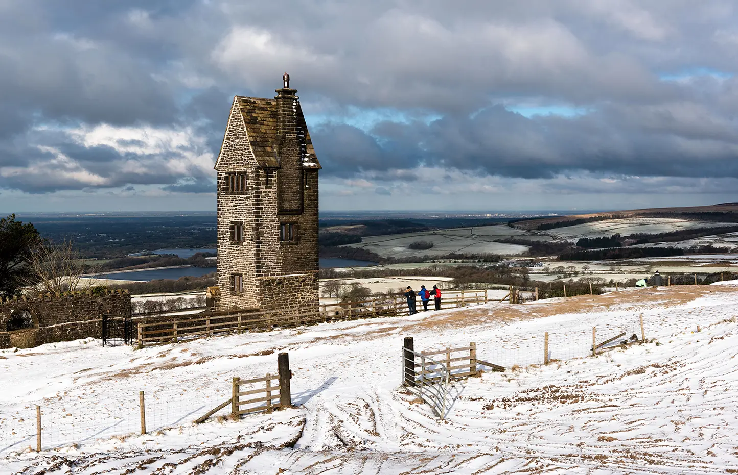 Pigeon Tower Rivington © Leslie Fitton